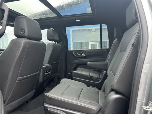 Used 2023 Chevrolet Suburban Z71 w/ Luxury Package AWD/4WD image 11