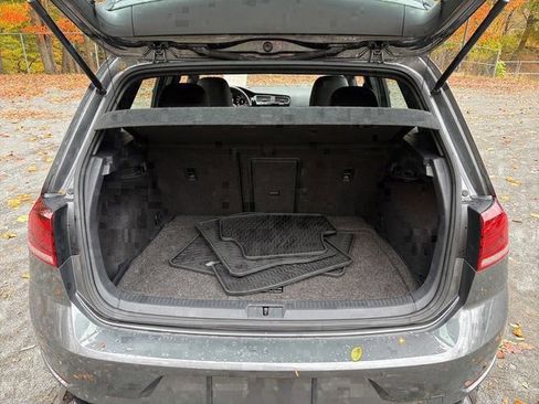 Used 2019 Volkswagen Golf R 4-Door image 12