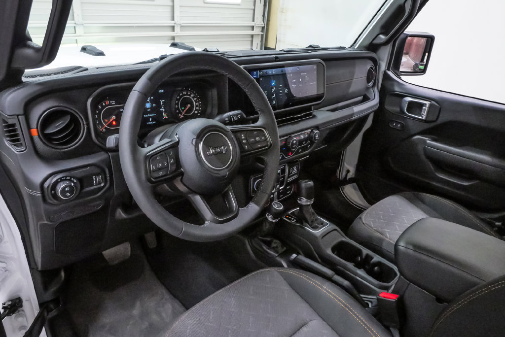 Used 2026 Jeep Gladiator Mojave AWD/4WD image 2
