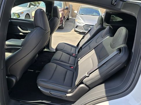 Used 2022 Tesla Model X image 12