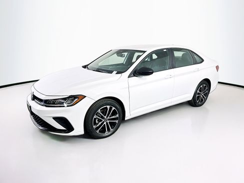 Used 2025 Volkswagen Jetta Sport image 3