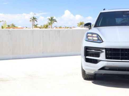 New 2026 Porsche Cayenne GTS AWD/4WD image 12