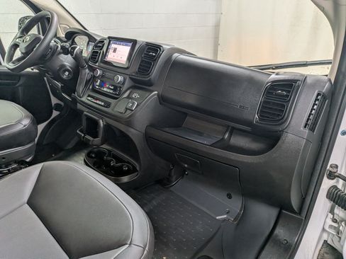 Used 2025 RAM ProMaster 2500 w/ Convenience Group FWD image 32