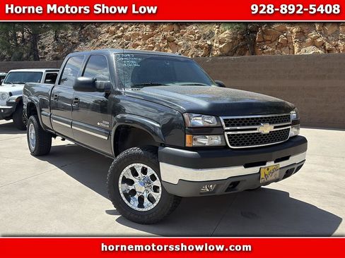 Used 2005 Chevrolet Silverado 2500 LT w/ Heavy-Duty Power Package AWD/4WD image 1