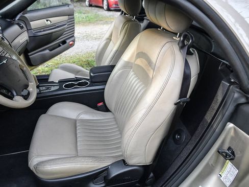 Used 2005 Ford Thunderbird RWD image 38