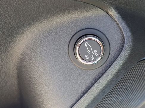 New 2025 Chevrolet TrailBlazer LT w/ Convenience Package image 11