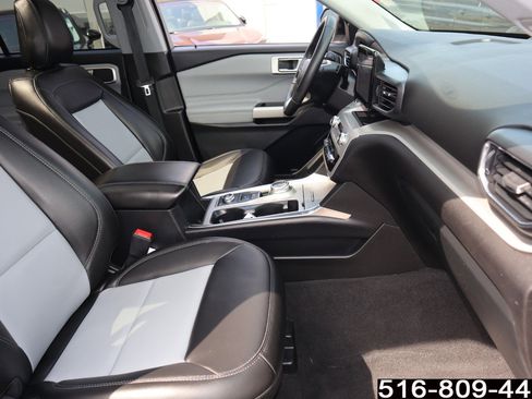 Used 2023 Ford Explorer XLT w/ Equipment Group 202A AWD/4WD image 32
