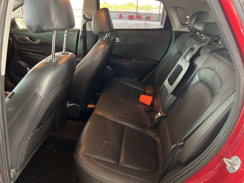 Used 2021 Hyundai Kona Limited w/ Cargo Package FWD image 11