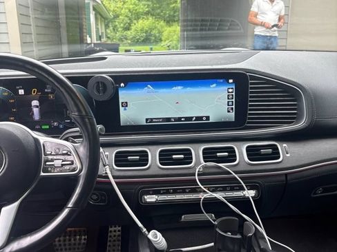 Used 2022 Mercedes-Benz GLS 580 4MATIC image 6