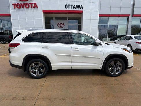 Used 2017 Toyota Highlander Limited Platinum AWD/4WD image 5