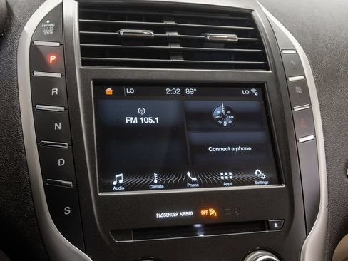 Used 2017 Lincoln MKC Premiere FWD image 17