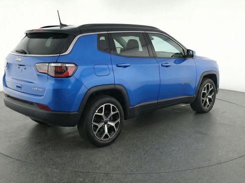 Used 2025 Jeep Compass Limited image 9