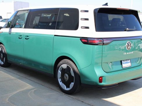 New 2025 Volkswagen ID. Buzz Pro S Plus image 4
