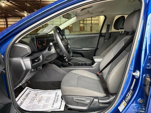 Used 2025 Kia K4 LXS image 17