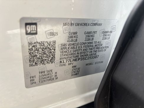 Used 2025 Chevrolet Trax LT FWD image 29