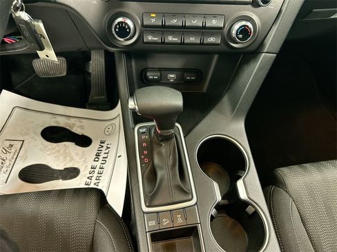Used 2020 Kia Sportage LX image 17