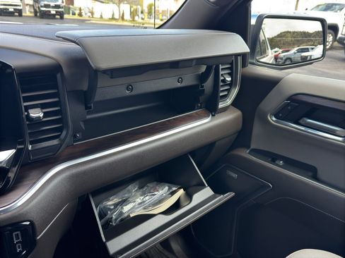 Used 2023 GMC Sierra 1500 SLT w/ SLT Convenience Package image 29