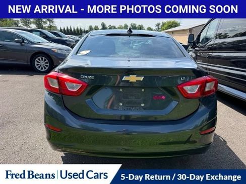 Used 2018 Chevrolet Cruze LT w/ Convenience Package FWD image 10
