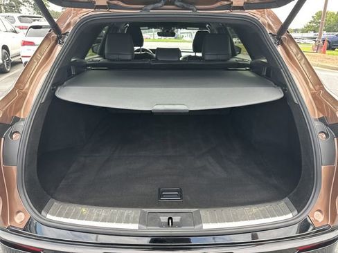 Certified 2025 Toyota Crown Signia image 22