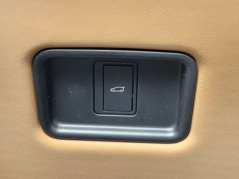 New 2026 Land Rover Range Rover Long Wheelbase SE AWD/4WD image 21