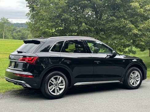 Used 2023 Audi Q5 2.0T Premium w/ Convenience Package AWD/4WD image 18