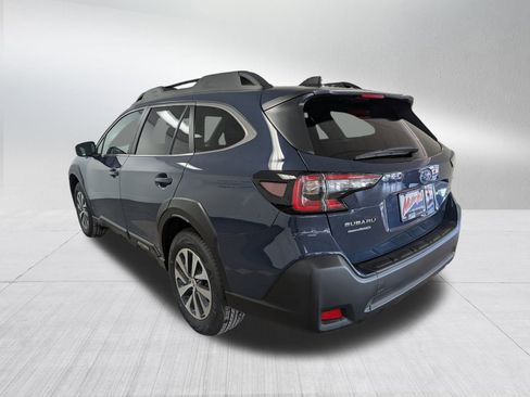 Used 2025 Subaru Outback Premium image 8