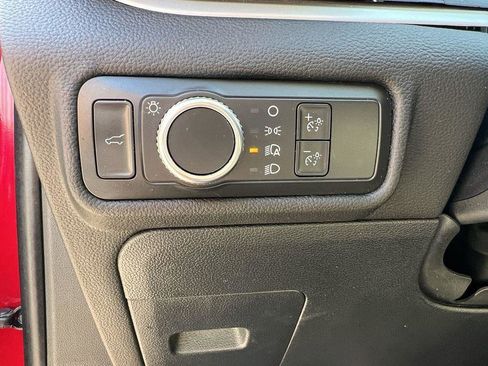 Used 2022 Ford Explorer XLT image 20