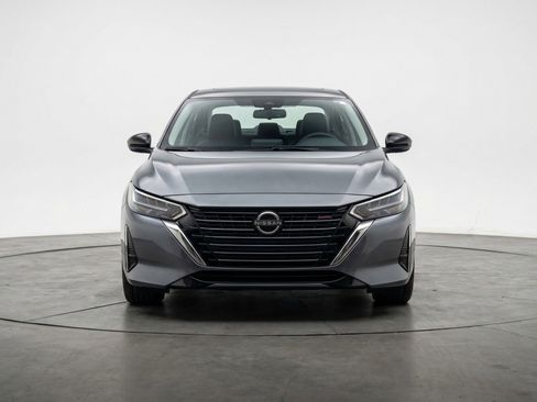 Used 2025 Nissan Sentra SV FWD image 2