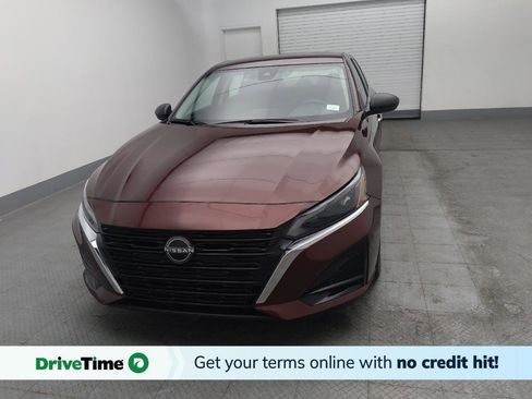 Used 2024 Nissan Altima 2.5 SV image 1