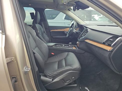 Used 2024 Volvo XC90 T8 Plus AWD/4WD image 5