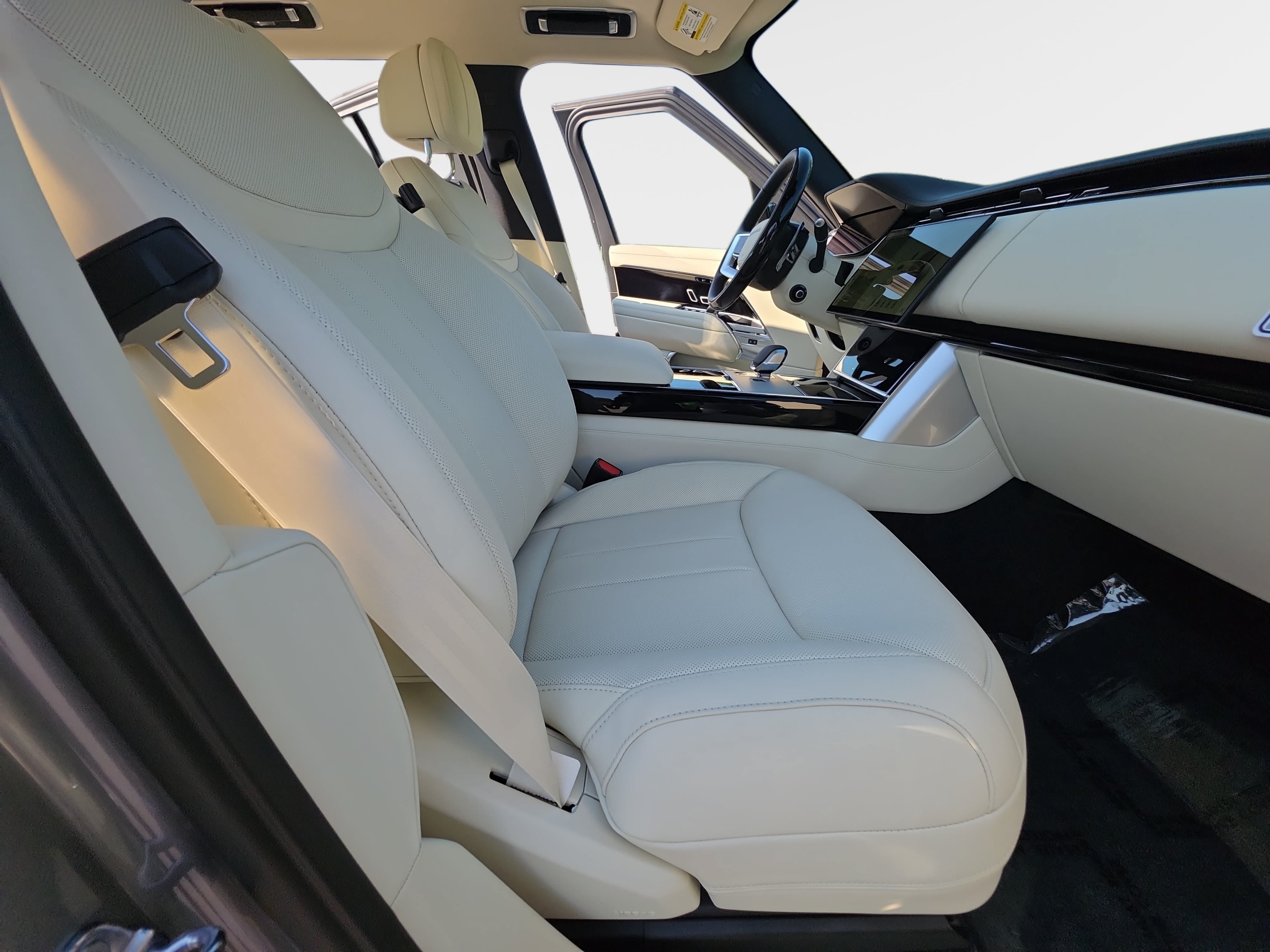 New 2026 Land Rover Range Rover SE AWD/4WD image 10