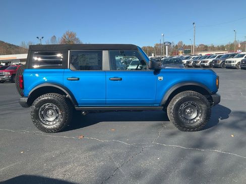 New 2025 Ford Bronco Big Bend w/ Black Diamond Package image 4