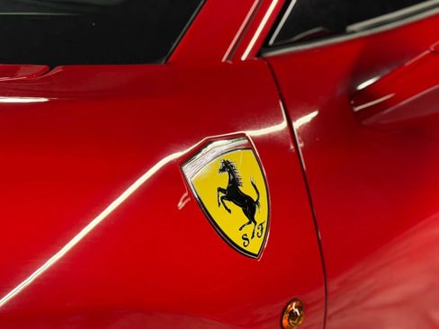 Used 2016 Ferrari 488 GTB RWD image 9