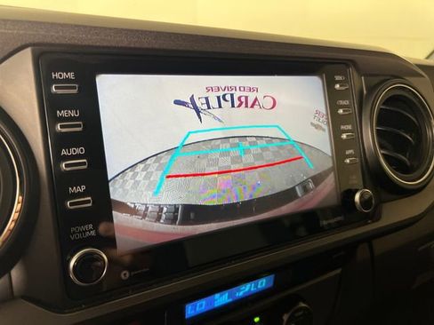 Used 2021 Toyota Tacoma TRD Sport w/ Technology Package image 21