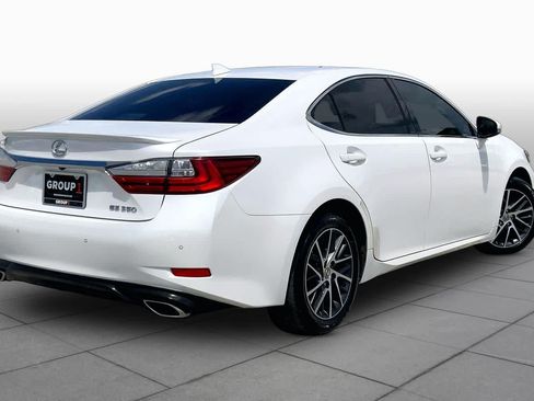 Used 2017 Lexus ES 350 w/ Luxury Package FWD image 13