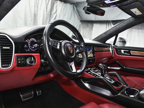 Used 2023 Porsche Cayenne Turbo S image 24
