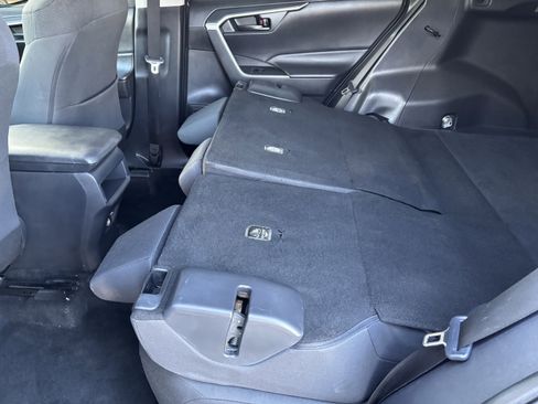 Used 2020 Toyota RAV4 LE AWD/4WD image 26