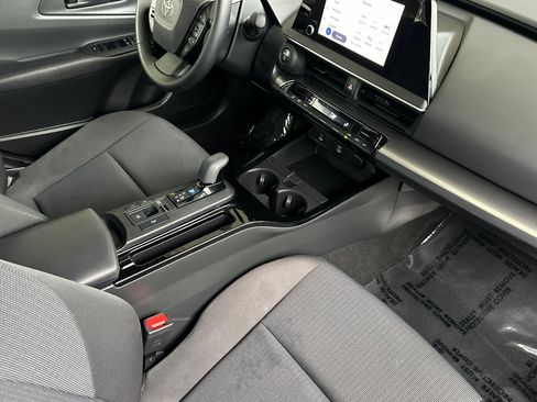 Used 2024 Toyota Prius LE image 15