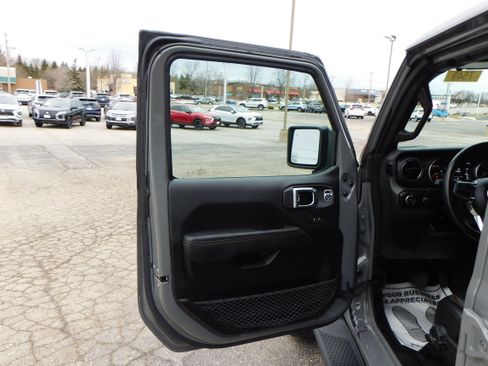 Used 2023 Jeep Wrangler High Altitude image 11