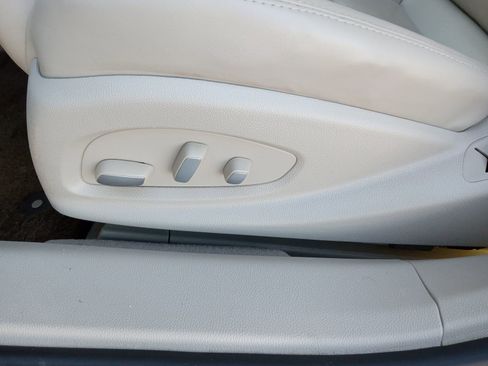 Used 2014 Cadillac XTS w/ Rear Seat Comfort Package image 18