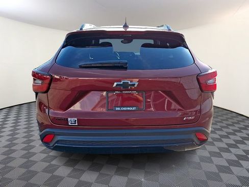 Certified 2024 Chevrolet Trax RS w/ Sunroof Package FWD image 5
