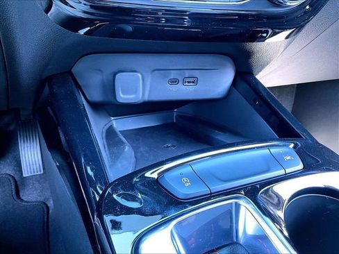 New 2026 Chevrolet Trax RS w/ Sunroof Package FWD image 23