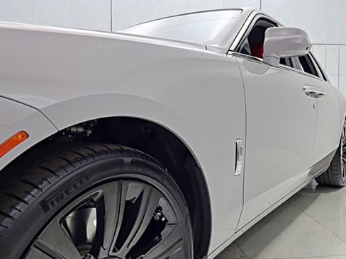 Used 2022 Rolls-Royce Ghost image 13