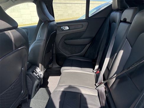 Used 2023 Volvo XC40 B5 Plus w/ Protection Package Premier image 24