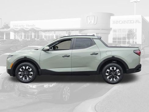 Used 2025 Hyundai Santa Cruz SEL FWD image 2