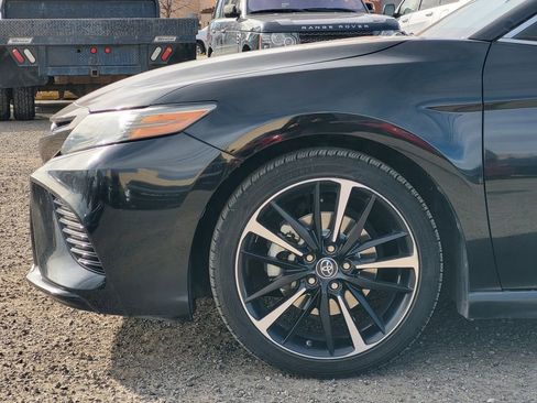 Used 2019 Toyota Camry XSE image 9
