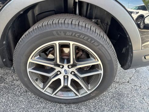 Used 2018 Ford Explorer Sport AWD/4WD image 45