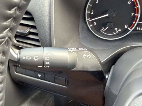 Used 2026 Nissan Rogue SV FWD image 29