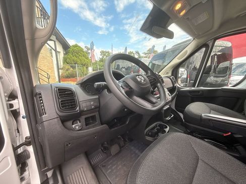 Used 2023 RAM ProMaster 2500 image 13