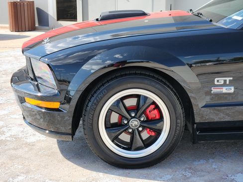Used 2006 Ford Mustang GT Premium RWD image 8